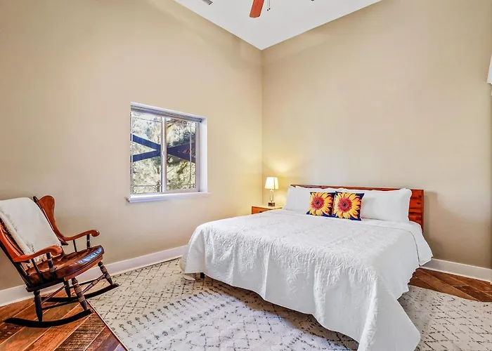 Whispering Pines Ferienhaus *